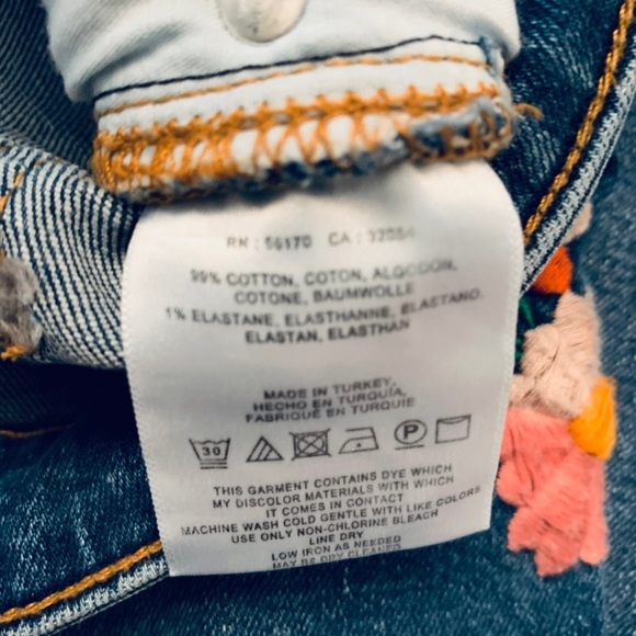 Pilcro Floral Embroidered Boho Jeans Anthro  27 - Picture 8 of 9